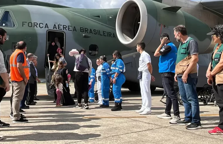 Sétimo voo da FAB com 82 repatriados do Líbano chega a São Paulo