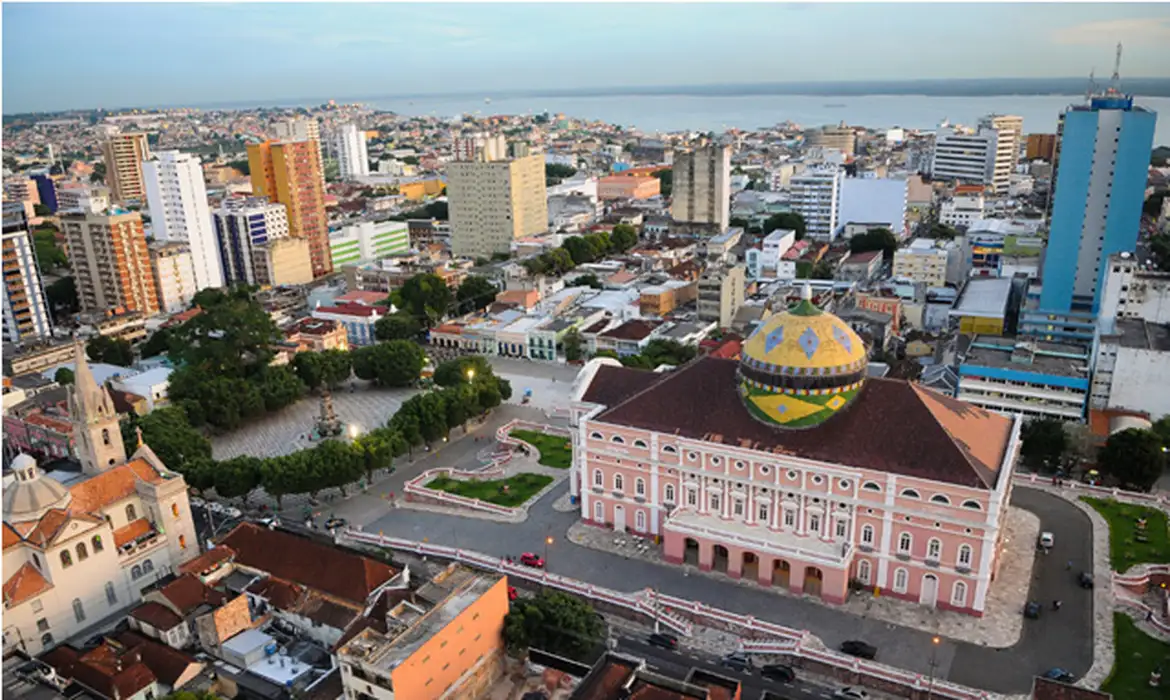 Desafios das capitais da região norte:   Habitação, saneamento e violência